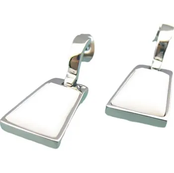 Náušnice Náušnice s bílým kamenem v moderním geometrickém designu, stříbrné barvy, elegantní a stylový pár.