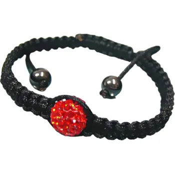 Náramek Náramek s červeným krystalem a černým pletením, průměr ozdoby 12 mm, nastavitelný design.
