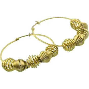 Náušnice Náušnice s kroucenými detaily, průměr 42 mm, hmotnost 11,1 g, elegantní design pro každodenní nošení.