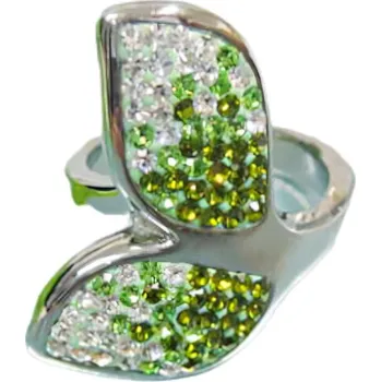 Prsten Prsten s dekorativními kameny ve tvaru listů, zelená a čiré krystaly, elegantní design. 57