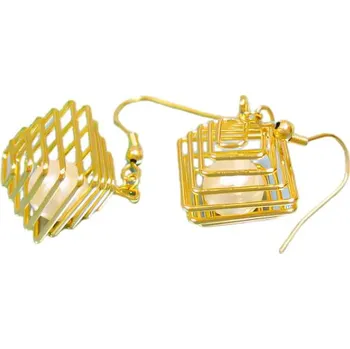 Náušnice Náušnice v zlaté barvě s perlovým akcentem, rozměr 18 mm.