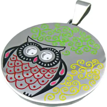 Přívěsek Přívěsek s motivem sovy a barevným zdobením, průměr 40 mm.