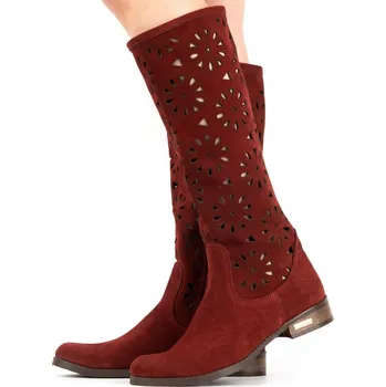 Dámské kozačky Dámské bordó prolamované kozačky z nubukové kůže, nízký podpatek, vel. 39