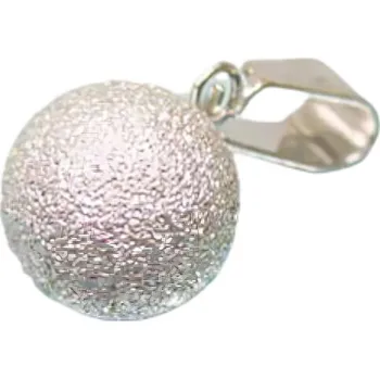 Přívěsek Přívěsek s matnou kouličkou o průměru 12 mm ve stříbrné barvě.
