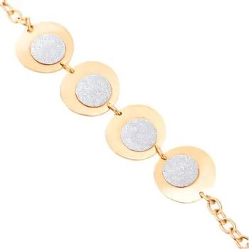 Náramek Náramek s kruhovými detaily a stříbrnou barvou, délka 21 cm, hmotnost 28 g.