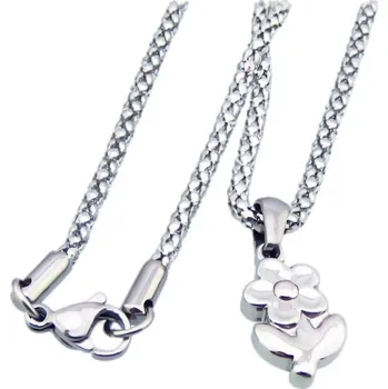 Řetízek Náhrdelník s květinovým přívěskem, rozměry přívěsku: 17x10mm, délka řetízku: 550mm, šířka řetízku: 2.5mm, váha: 8g