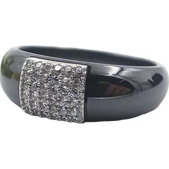 Prsten Ocelový prsten s lesklým černým povrchem a dekorativním kamenem, šířka 7 mm. 52