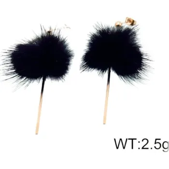 Náušnice Náušnice s černým chlupatým designem a zlatou barvou, elegantní a trendy doplněk pro každou příležitost.