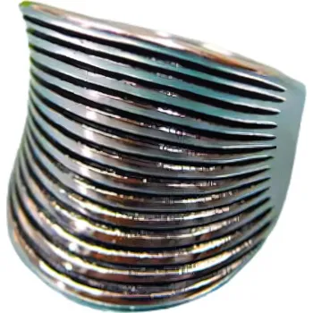 Prsten Ocelový prsten s vlnitým designem a stříbrnou barvou, elegantní a moderní kousek pro každodenní nošení. 59,5