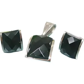 Souprava šperků Ocelový set s černými kameny - náušnice a přívěsek, elegantní design, moderní šperky pro každou příležitost.