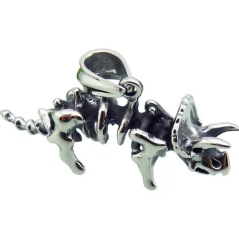 Přívěsek Přívěsek ve tvaru dinosaura, rozměry: 51x15 mm, hmotnost: 19 g. Unikátní design pro milovníky prehistorie.