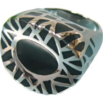 Prsten Ocelový prsten s geometrickým vzorem a černou výplní, elegantní design pro moderní styl. 59,5