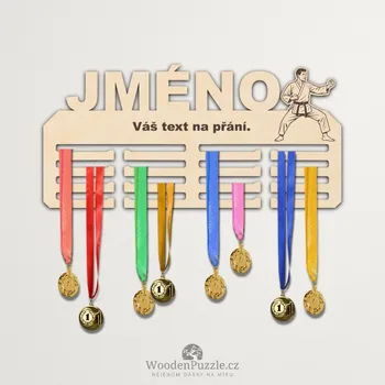 věšák na medaile WoodenPuzzle.cz Věšák na medaile - karate - muž Velikost: 30 cm