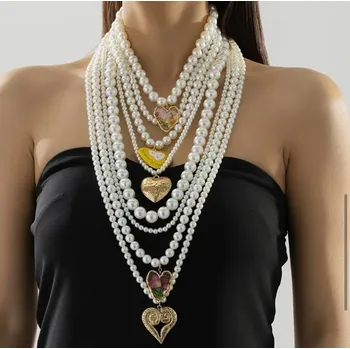 Náhrdelník Masivní náhrdelník vrstvený se srdíčky