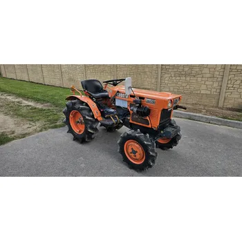 Zahradní traktor Kubota B7001 4x4
