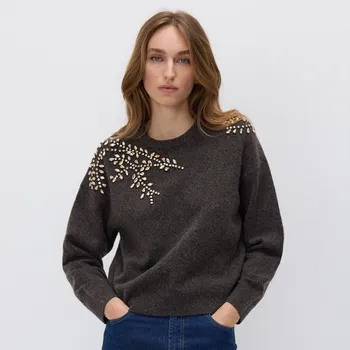 Dámský svetr Reserved - Svetr s ozdobnými aplikacemi - tmavě hnědá - 660HO-89M - 660HO-89M-L