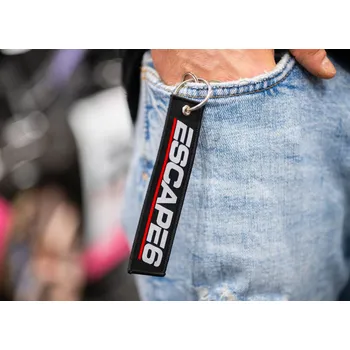 Textilní přívěsek na klíče Escape6