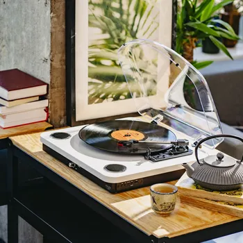 Hi-Fi komponenty ADLER AD 1914 White – gramofon s usb a bluetooth