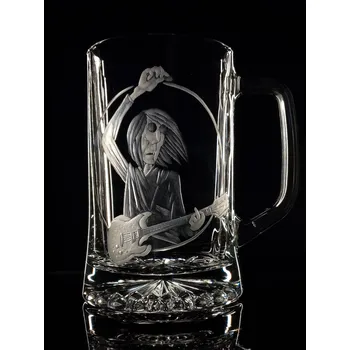 Sklenice půllitr, motiv kytarista - ručně ryté (broušené) dárková krabička, dárek pro hudebníka