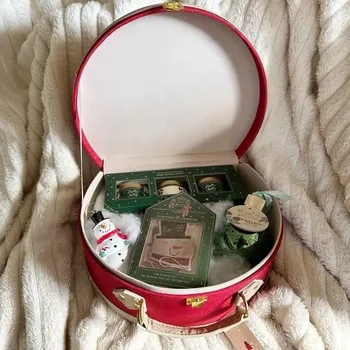 Dárkový potravinový koš Mediabox - Vánoční dárkový kufřík - Krásné Vánoce pro babičku