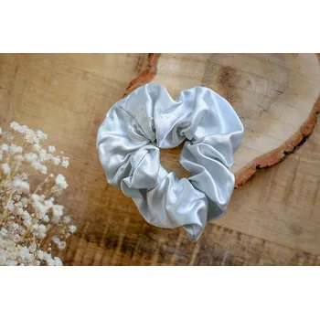 Velká hedvábná gumička, HEDVÁBNÝ SVĚT Barva hedvábí: stříbrná