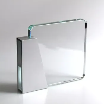 Plaketa deska v kovovém rámu-stříbrná (Skleněná trofej- 180x210 mm)