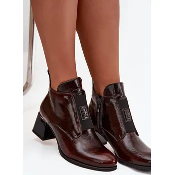 Dámské kozačky Kožené lakované kotníkové boty na klocku s ozdobným detailem zateplené Zazoo 60560 Barva: Béžová, Velikost: 37