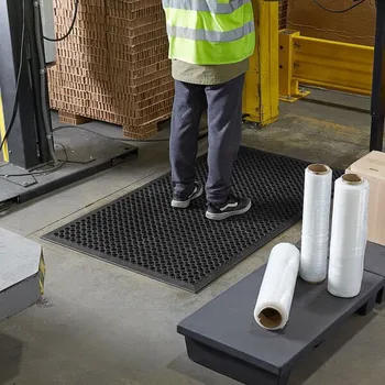 Rohožka Gumová protiúnavová protiskluzová rohož do dílny a provozu 80 × 120 cm černá