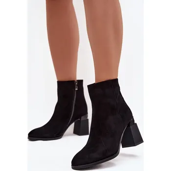 Dámské kozačky Dámské kozačky z přírodního semiše na podpatku vyhřívané D&A CR52-718 Barva: Černá, Velikost: 39