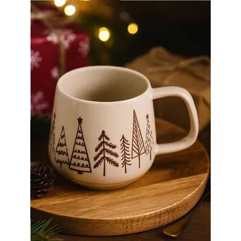 Sinsay - Zimní keramický hrnek s motivem stromů - béžová - 284GI-08X - 284GI-08X-ONE