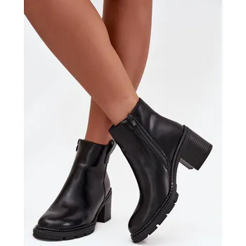 Dámské kozačky Zateplené dámské kotníkové boty z eko kůže na podpatku Alvena Barva: Černá, Velikost: 39