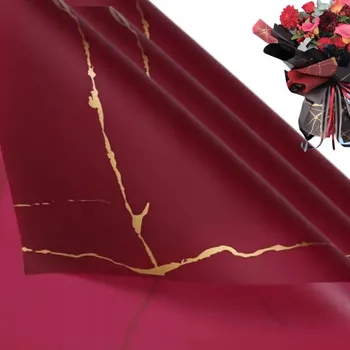 Fólie saténová floristická bordó se zlatým vzorem, arch 58x58cm, 20ks