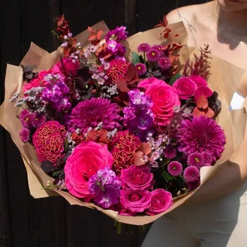 umělá květina Fuchsiová (Kytice s dominantní sytě růžovou/červenou/fialovou) Luxusní kytice