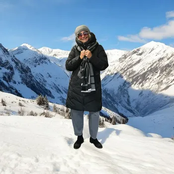 Dámský kabát Verona dámský zimní kabát černý s hřejivou kapucí a límcem Barva: Černá, Velikost: S, Size system: EU