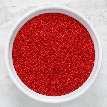 Přisada na vaření a pečení Cukrový máček červený – drobné cukrové kuličky na zdobení bez lepku Hmotnost: 90g