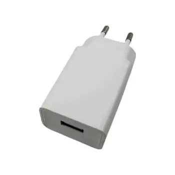 MicroConnect nabíječka s USB portem bílá (PETRAVEL43)