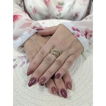 Prsten Zlatý dámský prsten s gravírováním foukaný Velikost prstenu: 57, Váha: 2,11, Ryzost: 14kt (585/1000)