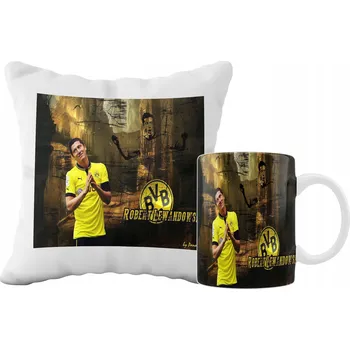 Polštář SADA HRNEK A POLŠTÁŘ LEWANDOWSKI FOTBALOVÝ MÍČ NÁPAD NA DÁREK SKVĚLÁ GRAFIKA