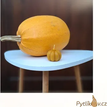 Svíčka Svíčka Dýně 100% včelí vosk (Tato svíčka byla vyrobena ručně z pravého včelího vosku vyčištěného do nejvyšší možné kvality.)