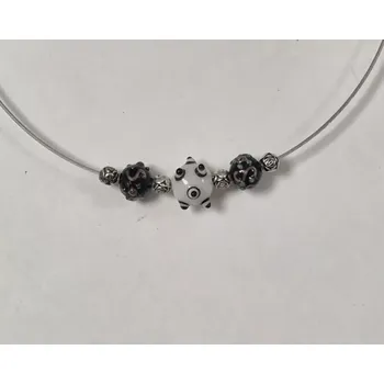 Náhrdelník Náhrdelník na lanku s vinutkami - bílá-černá