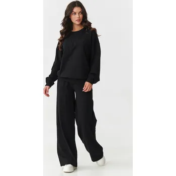 Tepláková souprava s širokými nohavicemi a vyšívanou aplikací M890 Barva: Černá, Velikost: M