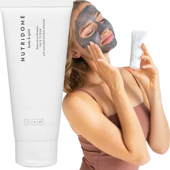 Pleťový peeling Jemnozrnný pleťový peeling s aktivním uhlím pro detoxikaci Nutridome