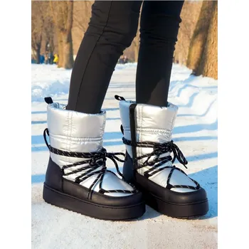 Dívčí sněhule Sinsay - Zateplené metalické sněhule s ozdobným šněrováním - sříbrná - 415GM-SLV - 415GM-SLV-35