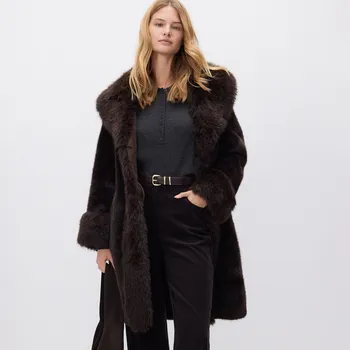 Dámský kabát Reserved - Kabát z napodobeniny kožešiny - tmavě hnědá - 036HV-89X - 036HV-89X-S