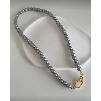 Náhrdelník Náhrdelník šedivých perel s ozdobnou sponou