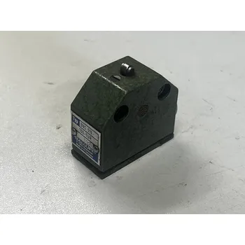 vypínač Balluff BNS 519‑100‑1UR – Poziční (limitní) spínač / poziční senzor