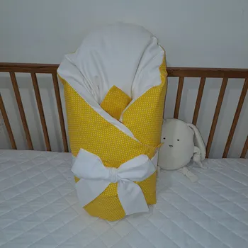 Zavinovačka Pro útulný domov Povlak na péřovou zavinovačku Puntík žlutý TYP zavinovačky: KLASIK, ROZMĚR povlaku: 80 x 80 cm