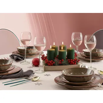 Sklenice Sada 4 sklenic na červené víno Růžovo-zelené průhledné ručně foukané 36 cl 13 oz 4 ks sada Beliani