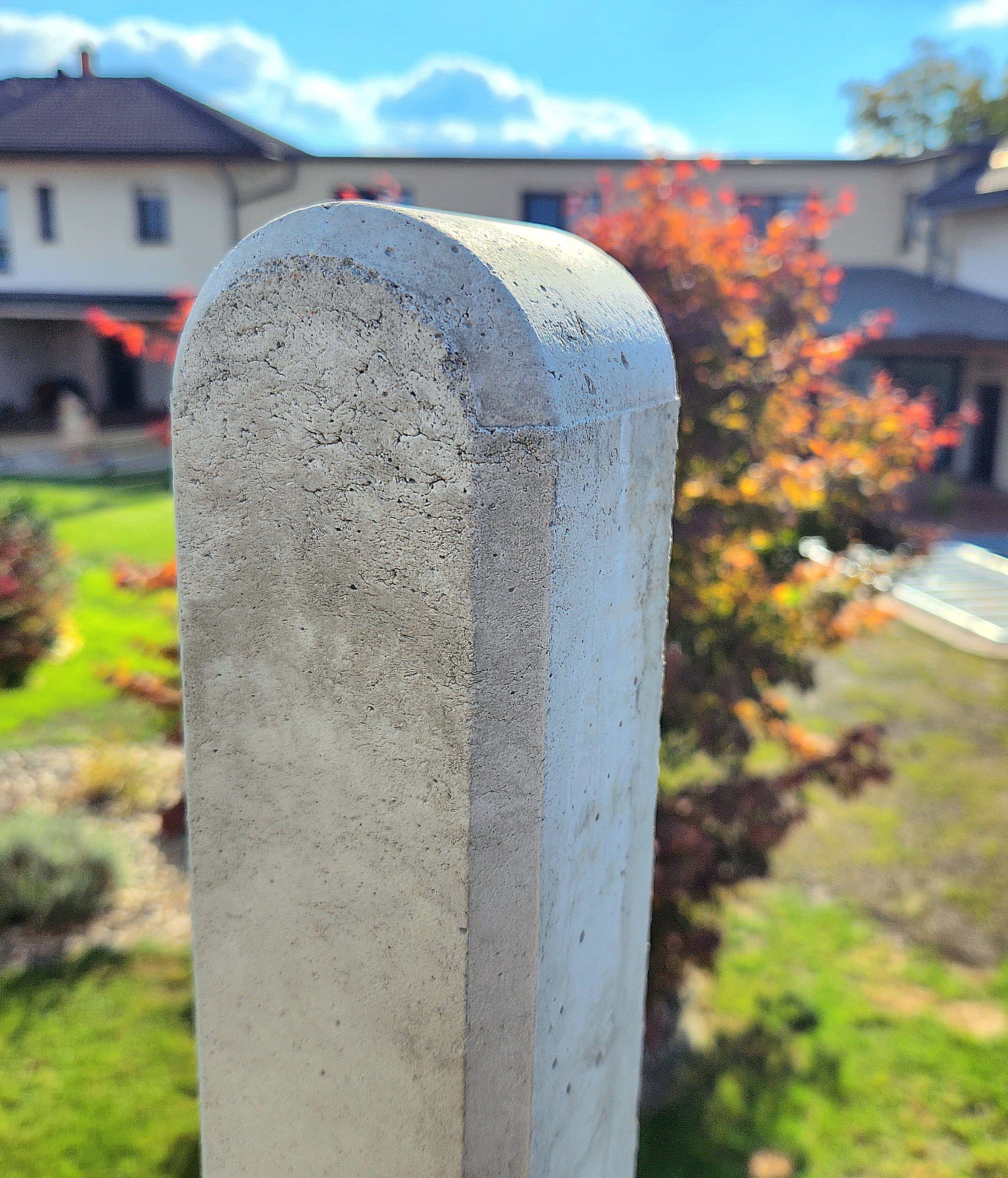 Litý betonový sloupek 220 cm 12x12 cm