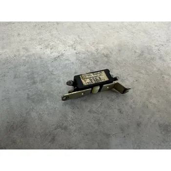 vypínač Mikrospínač Balluff BSE 8 250V 10A koncový spínač - spodní spínání